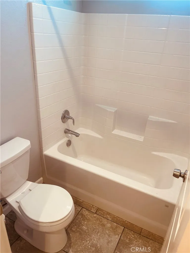 6251 E Overlook Fresno, CA 93727