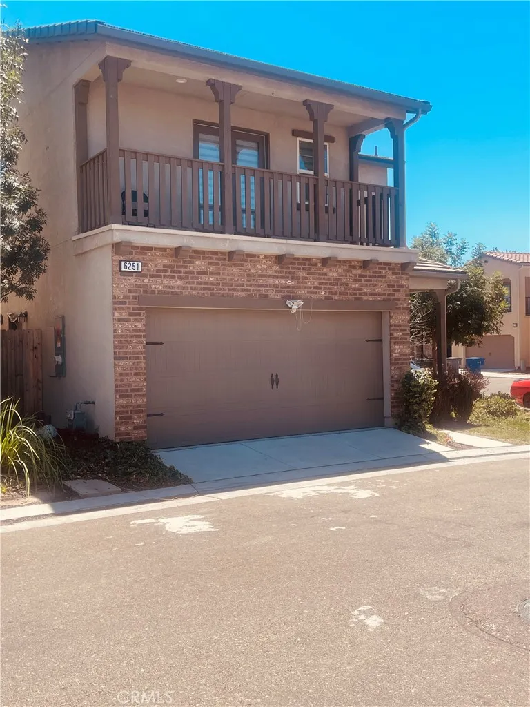 6251 E Overlook Fresno, CA 93727