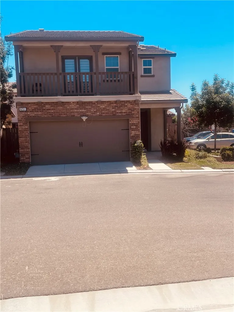 6251 E Overlook Fresno, CA 93727