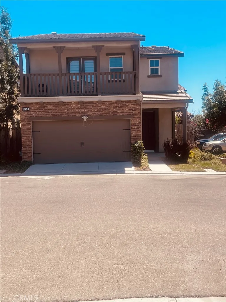 6251 E Overlook Fresno, CA 93727