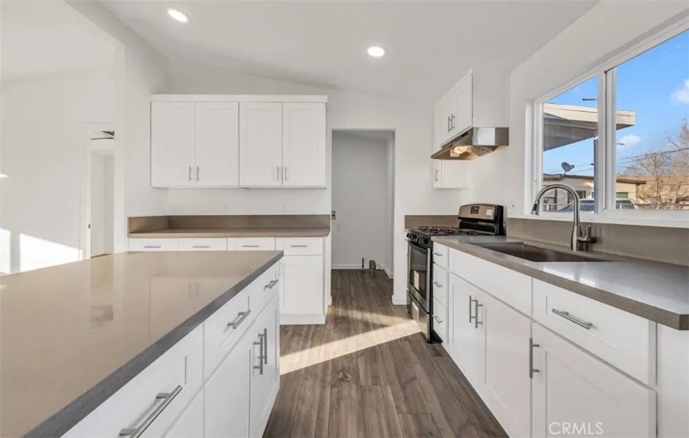 2869 B STREET Rosamond, CA 93560