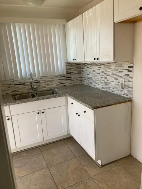 2140 Lincoln Street Burbank, CA 91504