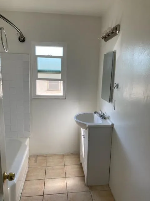 2140 Lincoln Street Burbank, CA 91504