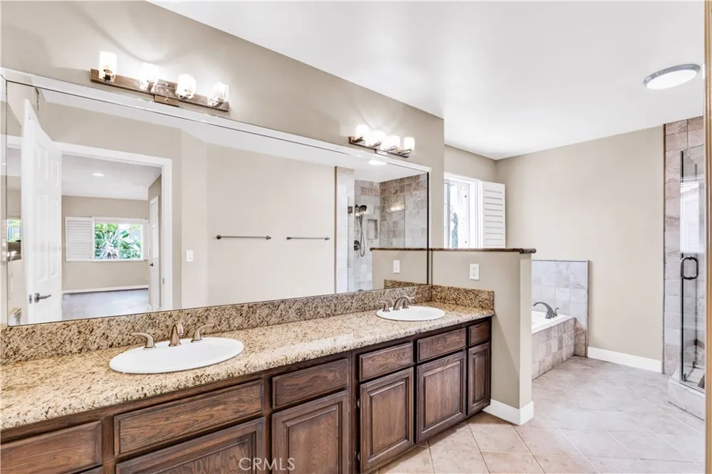 5200 White Oak Avenue #52 Encino, CA 91316