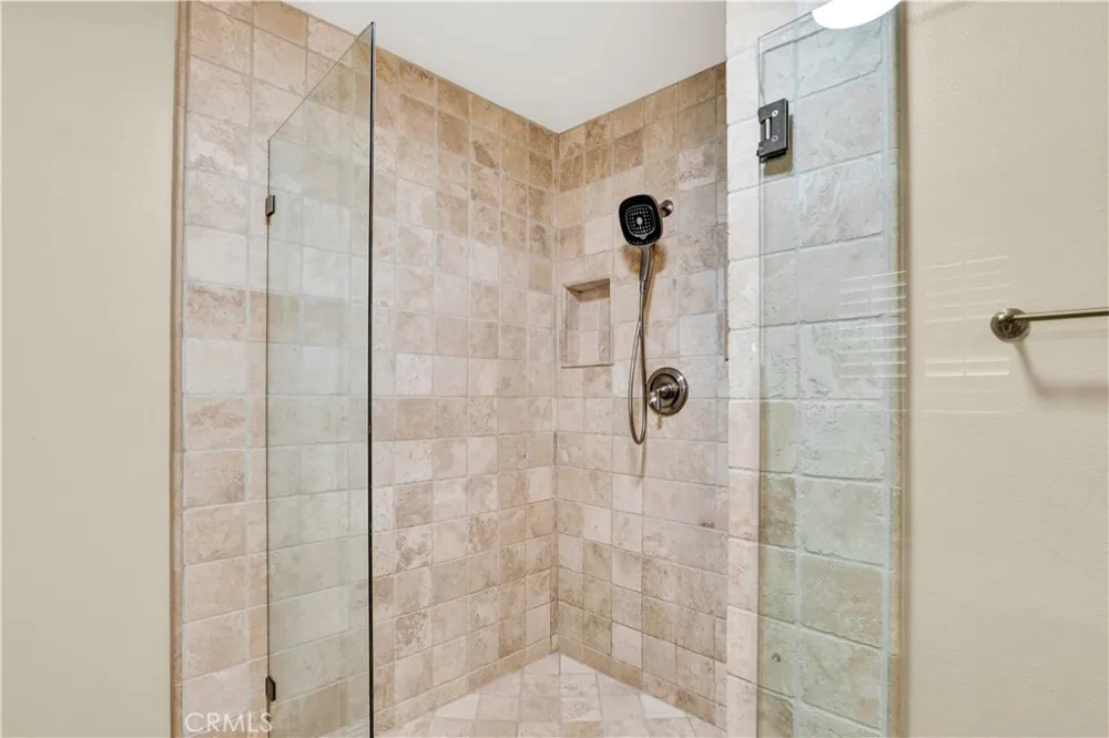 5200 White Oak Avenue #52 Encino, CA 91316