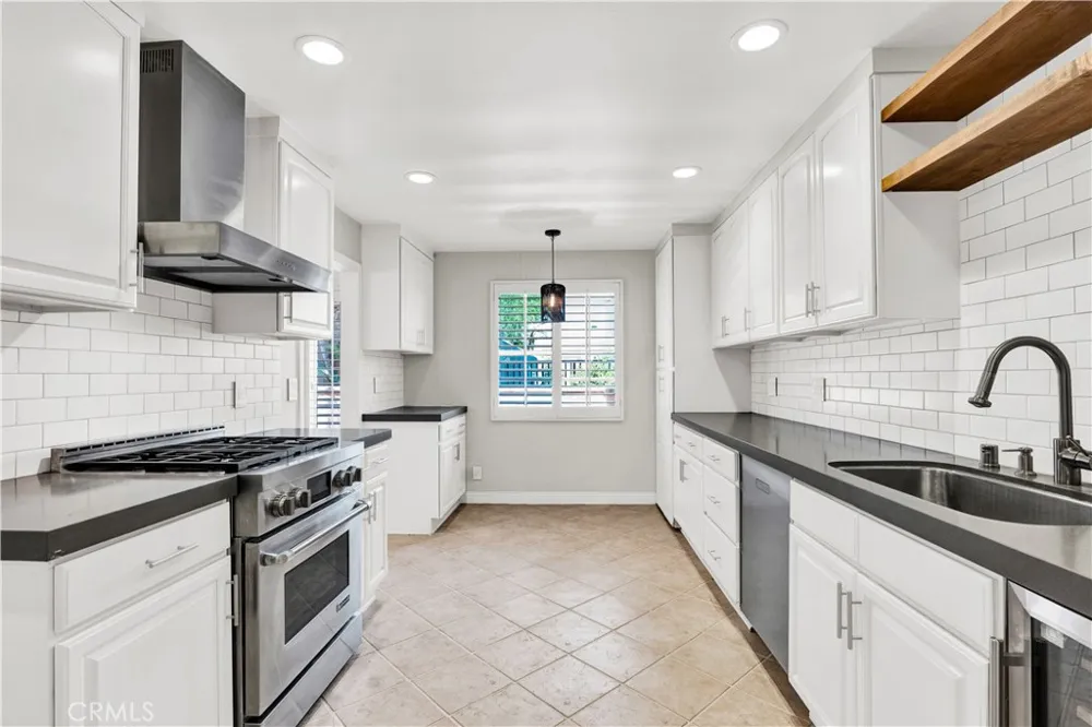 5200 White Oak Avenue #52 Encino, CA 91316