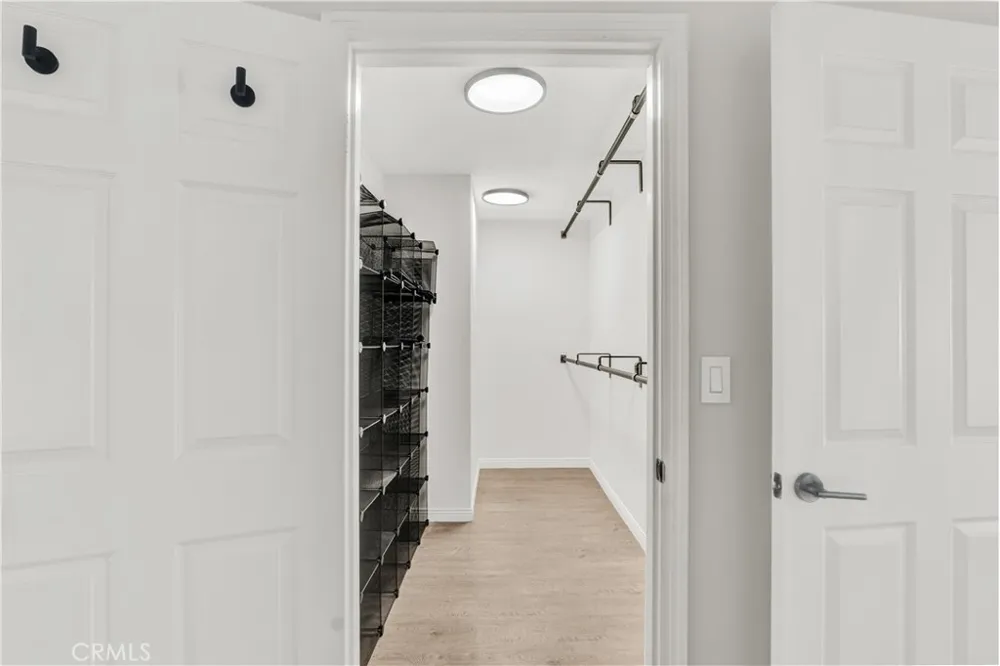 5200 White Oak Avenue #52 Encino, CA 91316