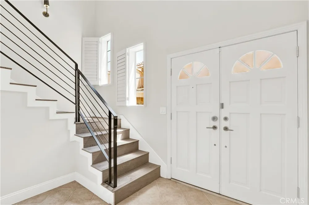 5200 White Oak Avenue #52 Encino, CA 91316