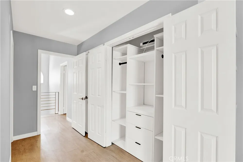 5200 White Oak Avenue #52 Encino, CA 91316