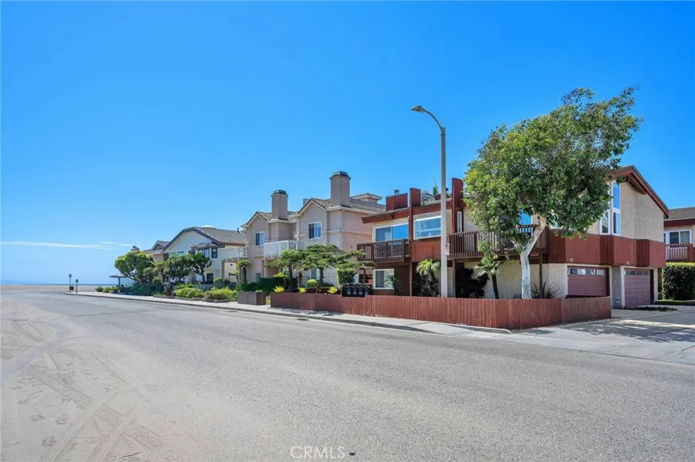 5123 Neptune square Oxnard, CA 93035