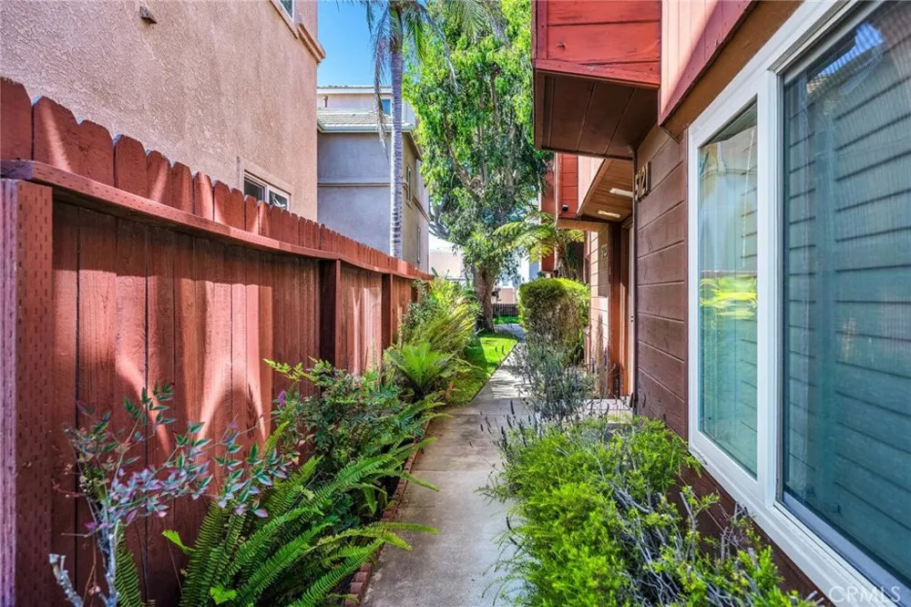 5123 Neptune square Oxnard, CA 93035
