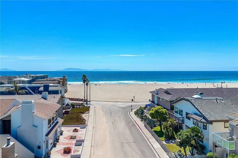 5123 Neptune square Oxnard, CA 93035
