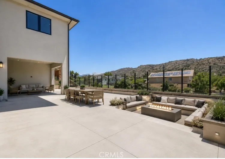 11926 Churchill Way Porter Ranch, CA 91326