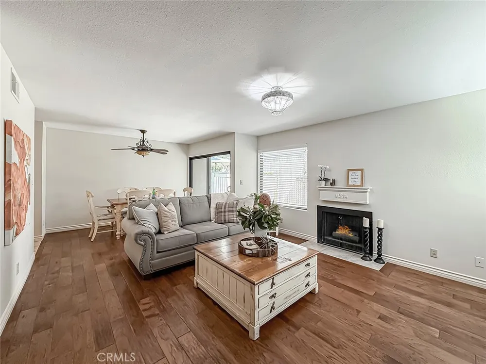 10740 Woodley #7 Granada Hills, CA 91344