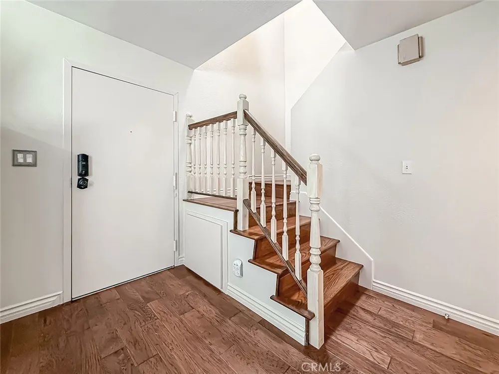 10740 Woodley #7 Granada Hills, CA 91344