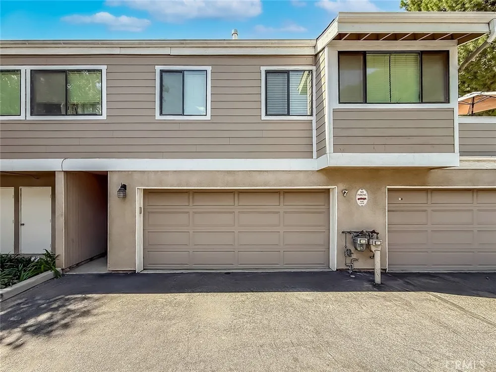 10740 Woodley #7 Granada Hills, CA 91344
