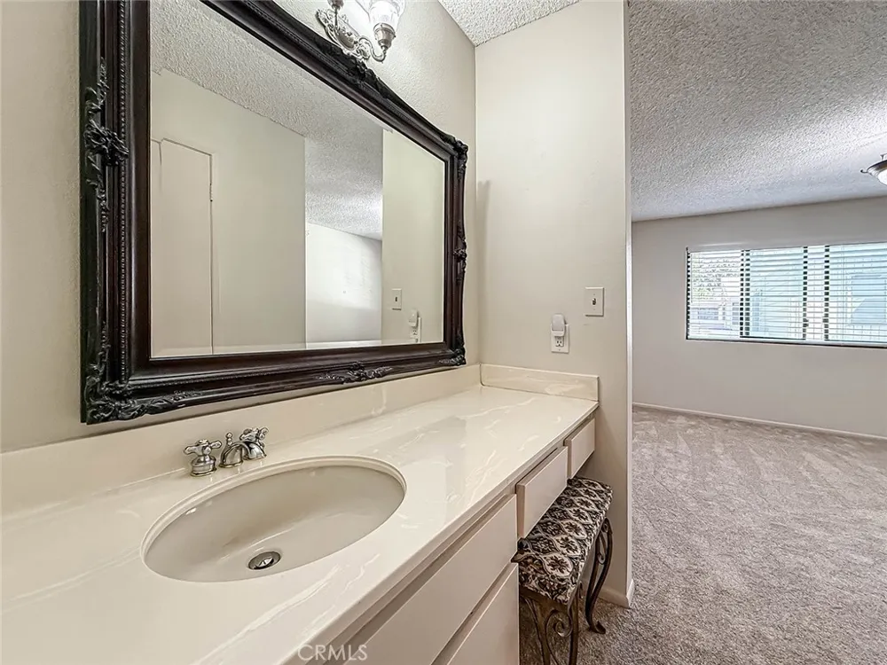 10740 Woodley #7 Granada Hills, CA 91344