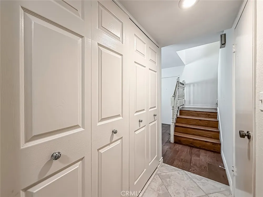 10740 Woodley #7 Granada Hills, CA 91344