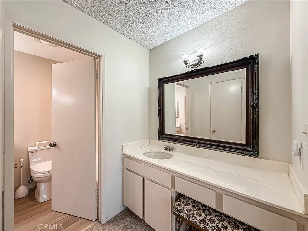 10740 Woodley #7 Granada Hills, CA 91344