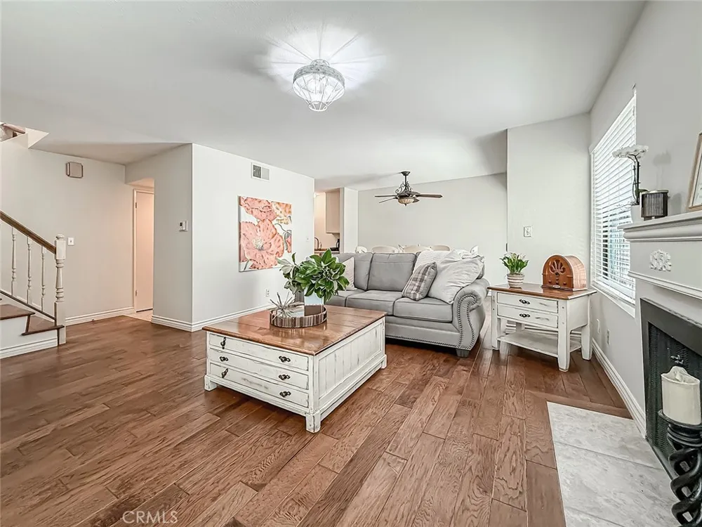 10740 Woodley #7 Granada Hills, CA 91344