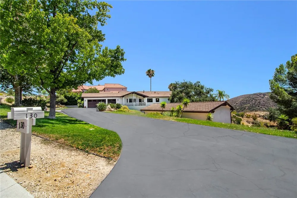130 Dapplegray Road Bell Canyon, CA 91307