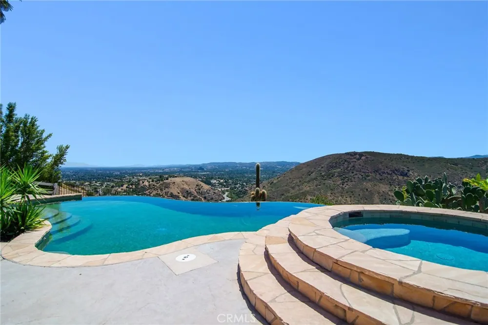 130 Dapplegray Road Bell Canyon, CA 91307