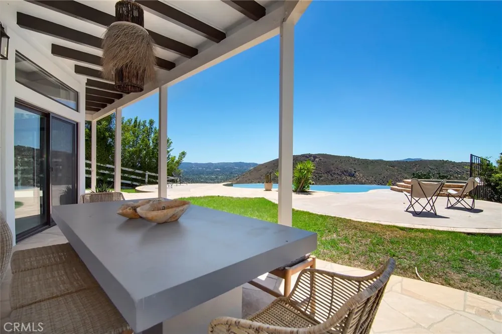 130 Dapplegray Road Bell Canyon, CA 91307