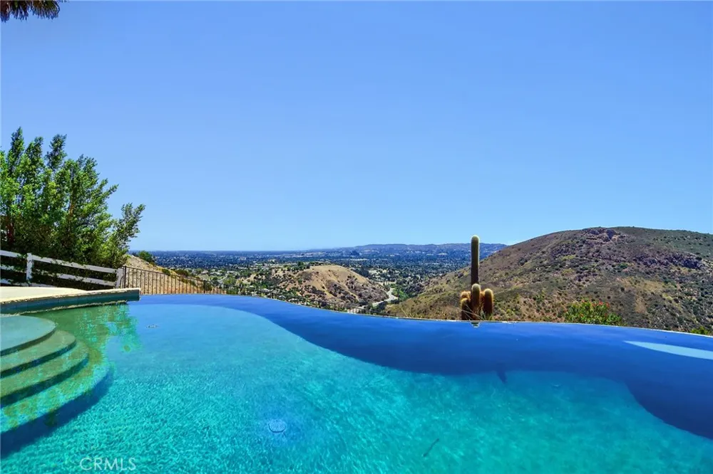 130 Dapplegray Road Bell Canyon, CA 91307