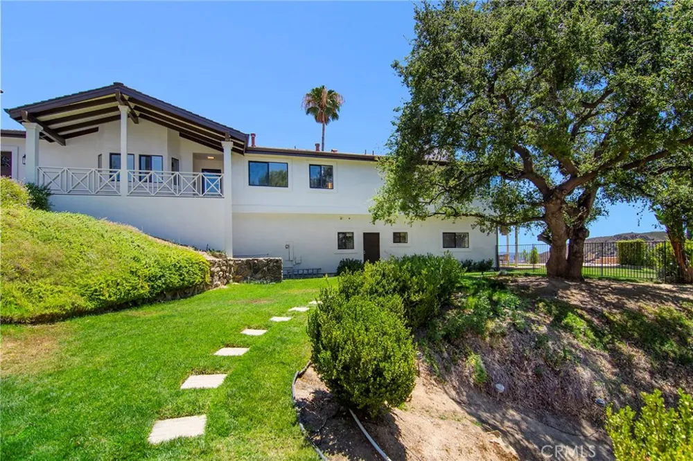 130 Dapplegray Road Bell Canyon, CA 91307