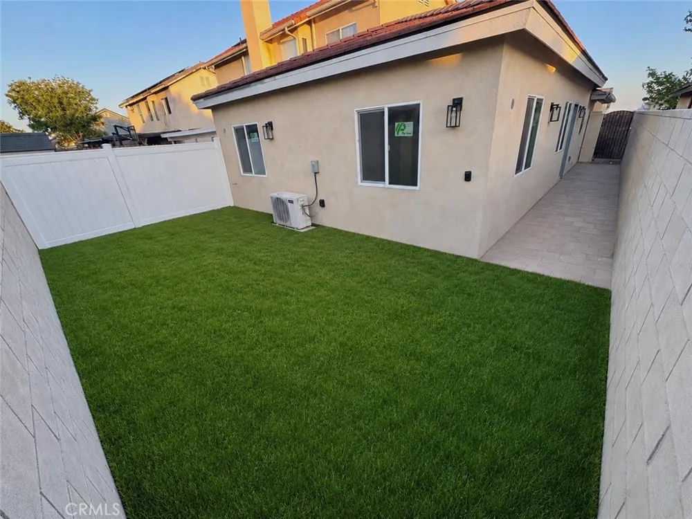 2643 Summerchase Ave #B Rosamond, CA 93560