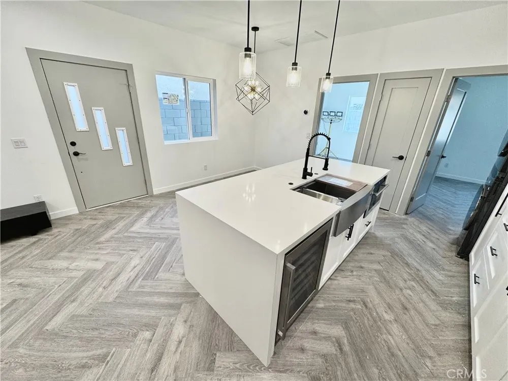 2643 Summerchase Ave #B Rosamond, CA 93560