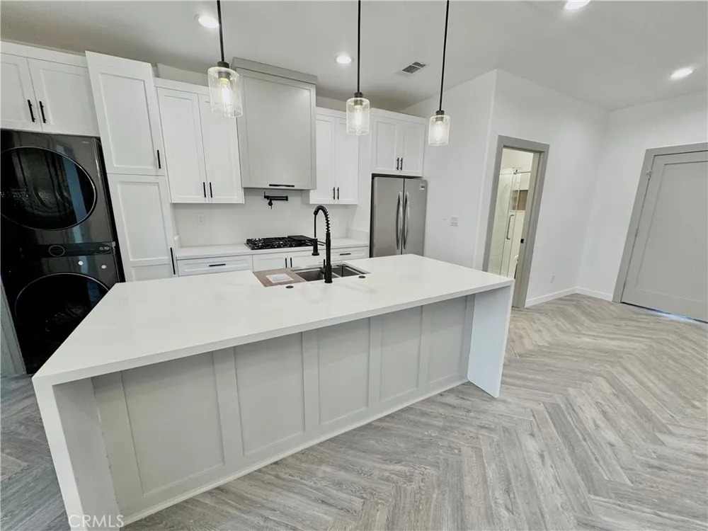 2643 Summerchase Ave #B Rosamond, CA 93560