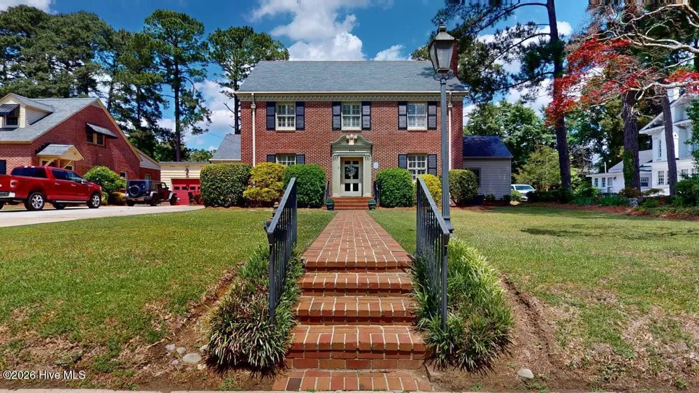 206 W James Street Mount Olive, NC 28365