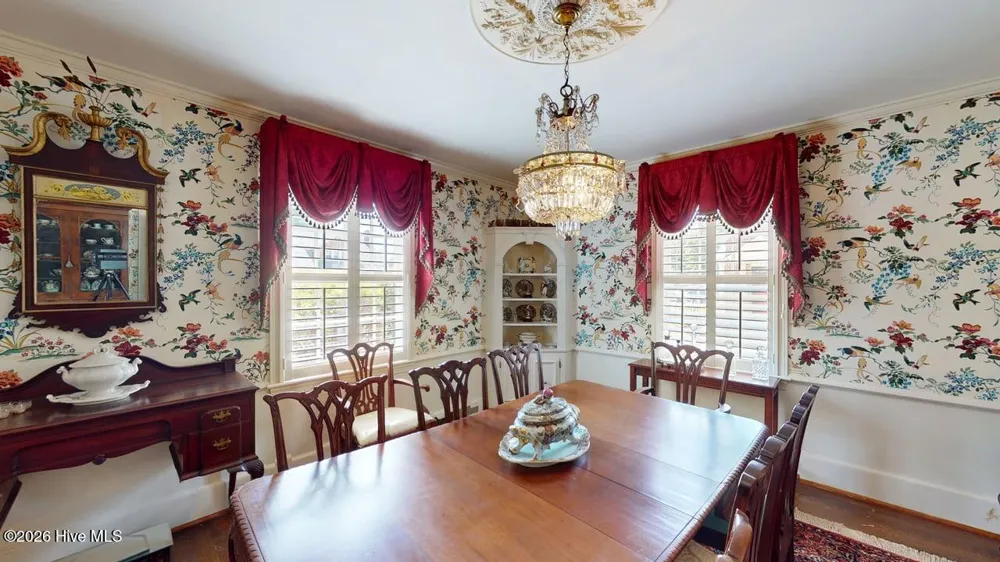 206 W James Street Mount Olive, NC 28365