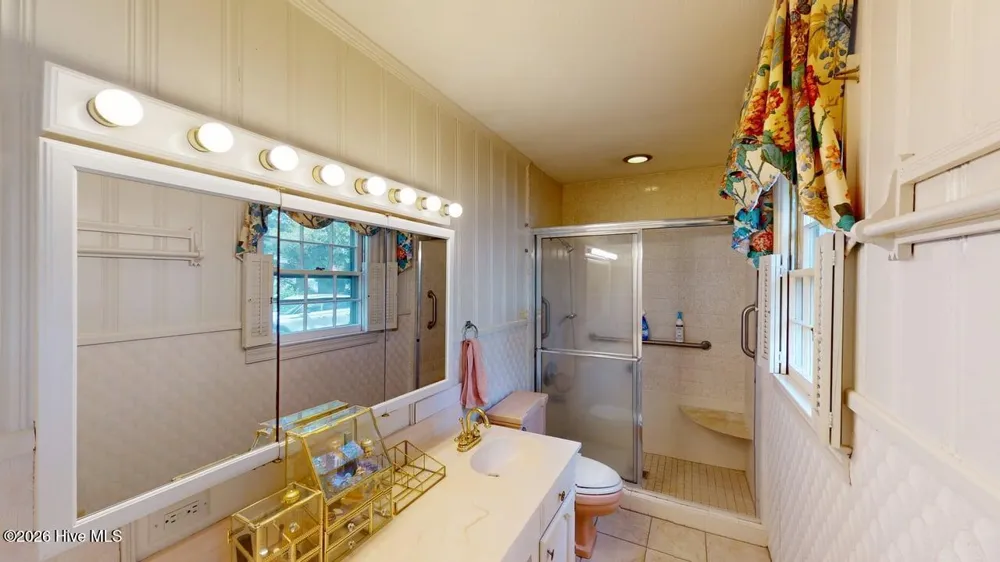 206 W James Street Mount Olive, NC 28365