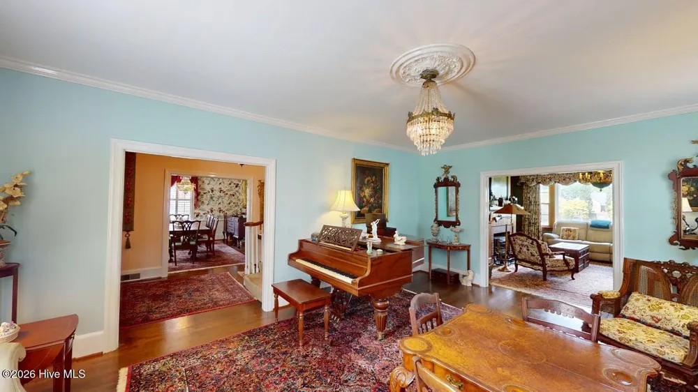 206 W James Street Mount Olive, NC 28365