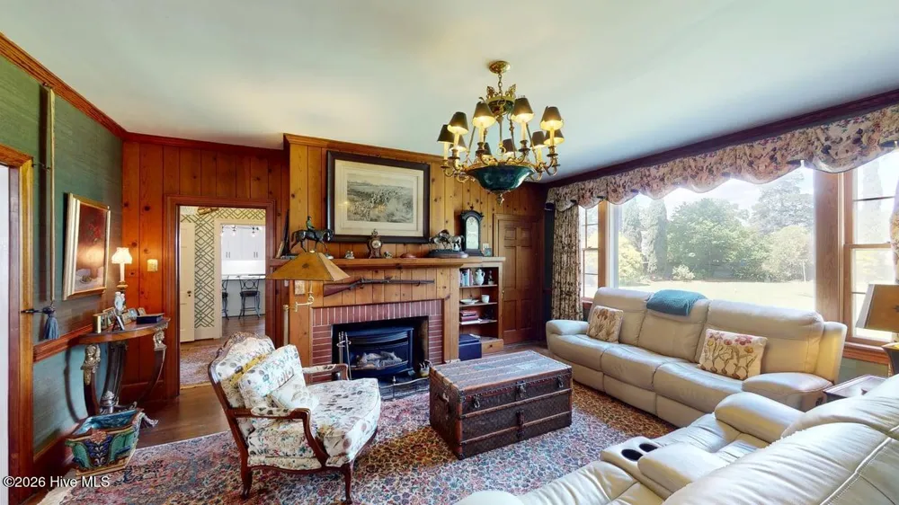 206 W James Street Mount Olive, NC 28365