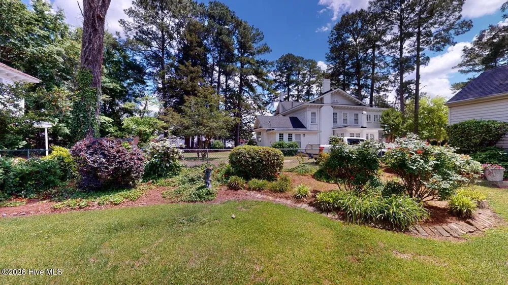 206 W James Street Mount Olive, NC 28365