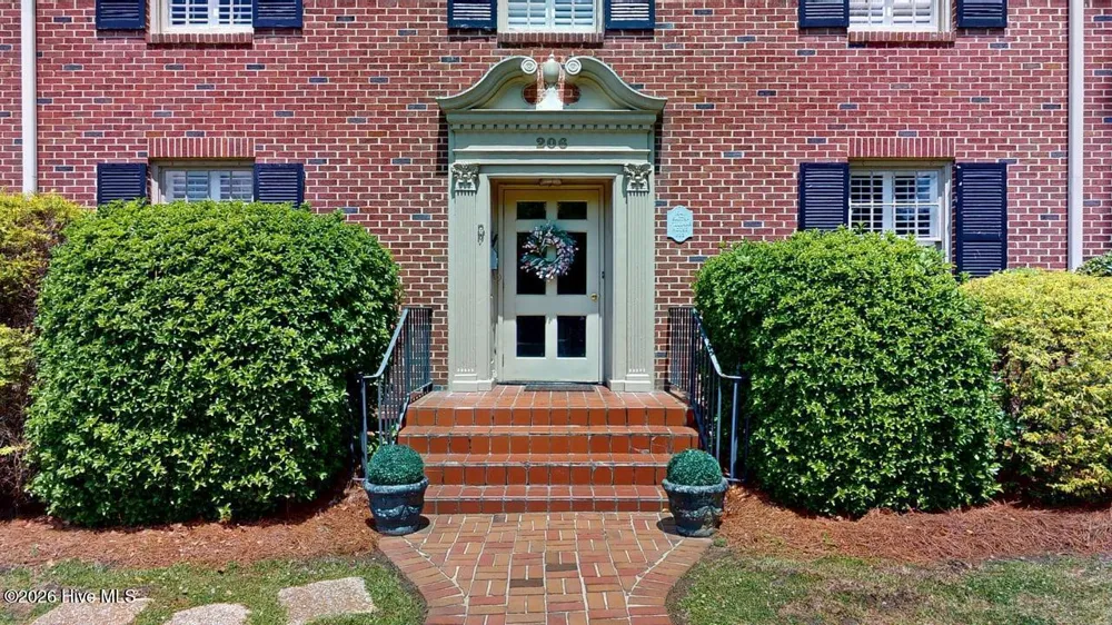 206 W James Street Mount Olive, NC 28365