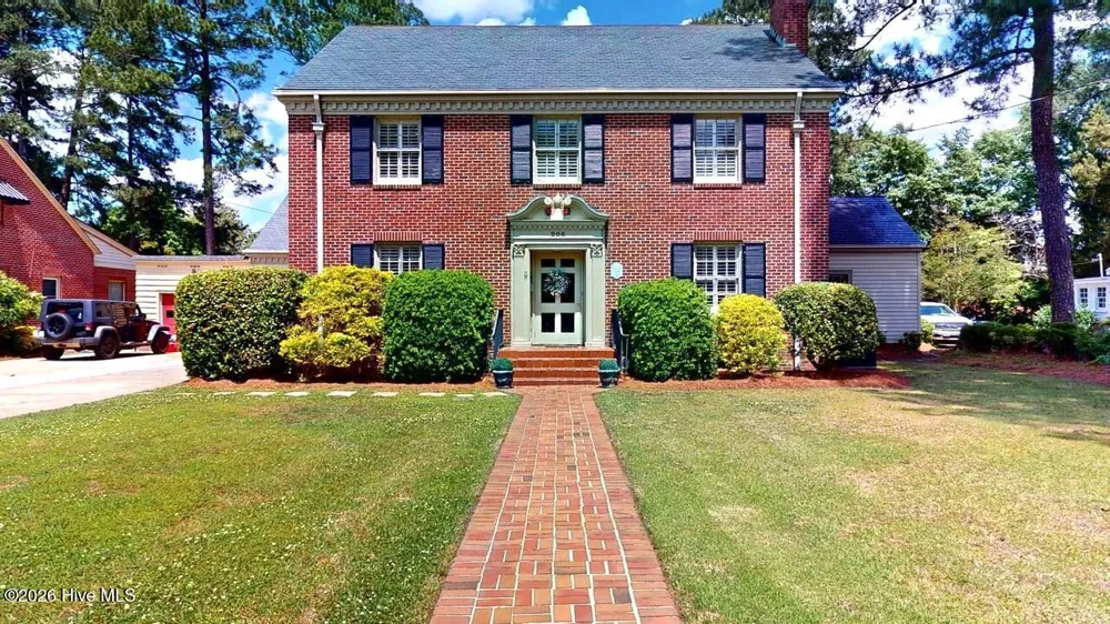 206 W James Street Mount Olive, NC 28365