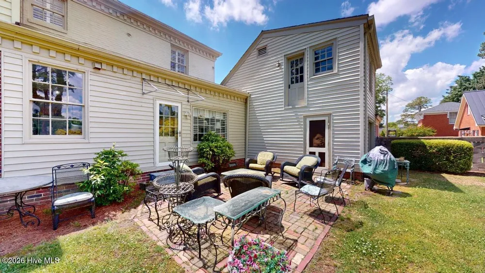206 W James Street Mount Olive, NC 28365