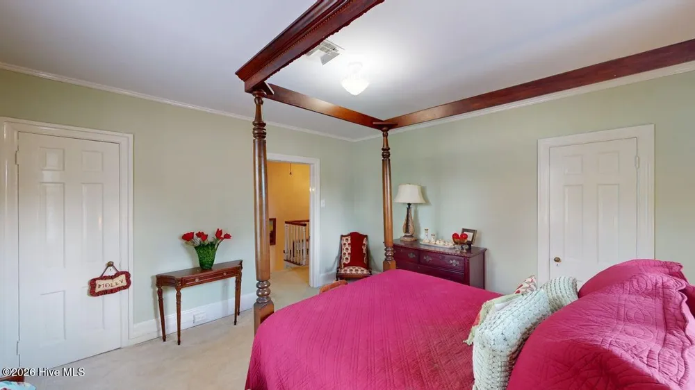 206 W James Street Mount Olive, NC 28365