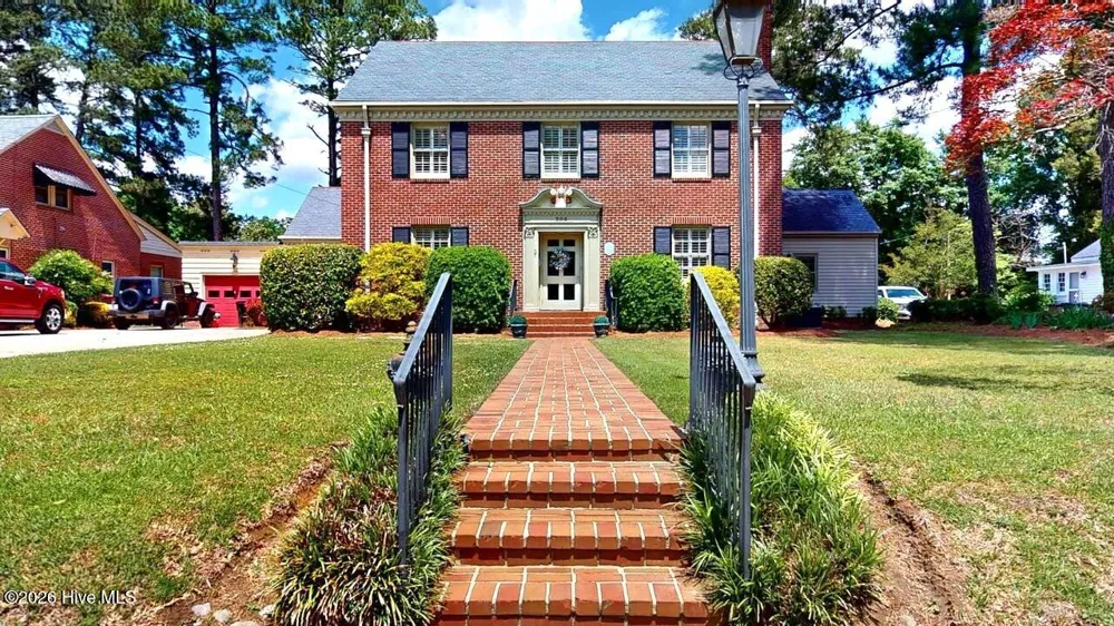 206 W James Street Mount Olive, NC 28365