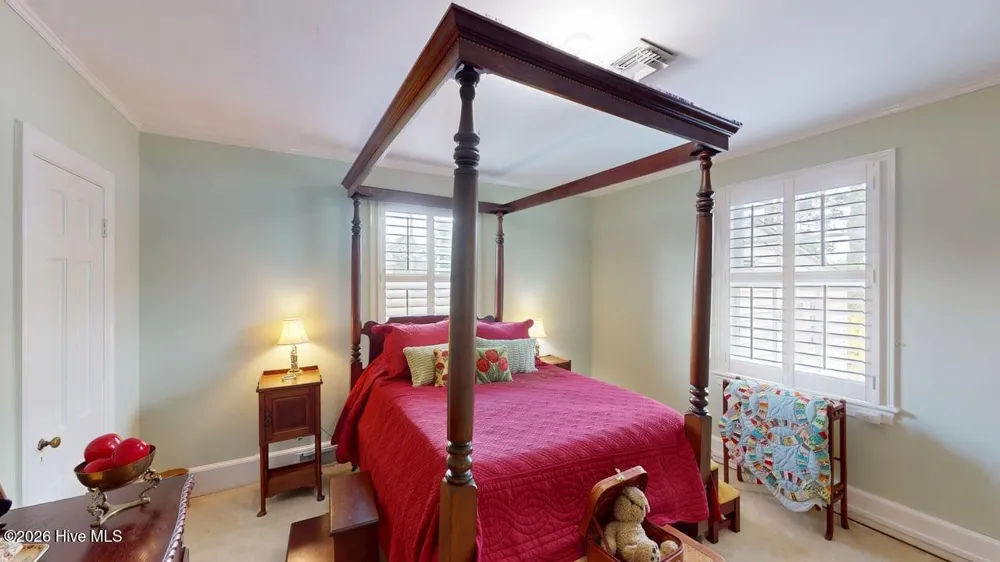 206 W James Street Mount Olive, NC 28365