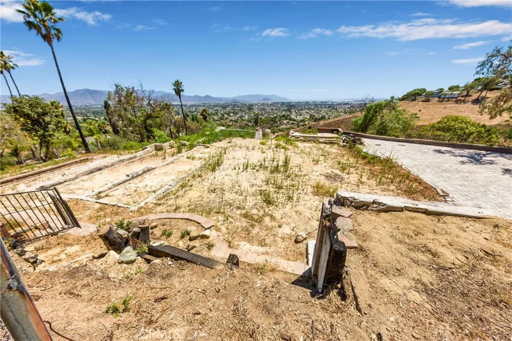 375 W Highland Camarillo, CA 93010
