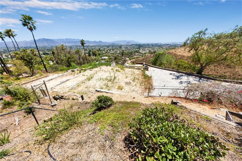 375 W Highland Camarillo, CA 93010