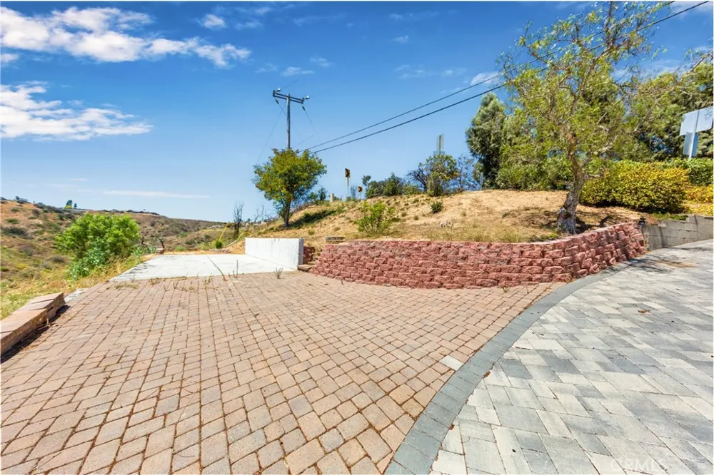 375 W Highland Camarillo, CA 93010