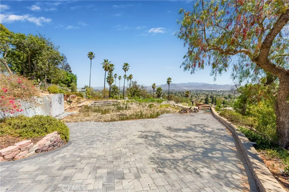 375 W Highland Camarillo, CA 93010