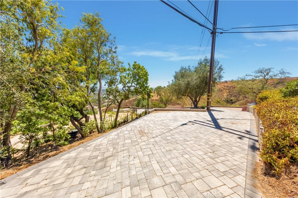 375 W Highland Camarillo, CA 93010