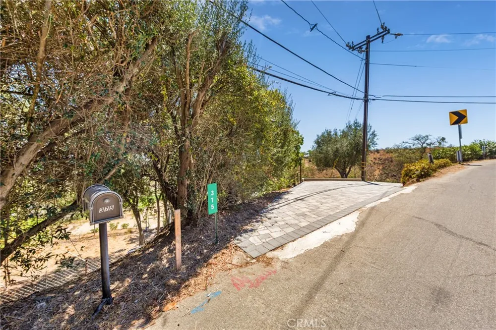 375 W Highland Camarillo, CA 93010